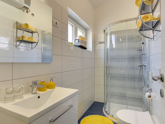 Bathroom 4, Holiday Home in Galizana With Pool & Beach, Vodnjan