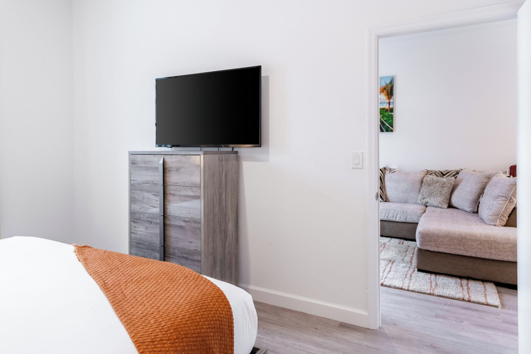 Others 4, Enchanted Grove by Avantstay 30mins to Disney Private Pool, Polk