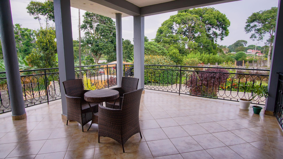 Others 4, HUTLAND HOTEL, Busiiro