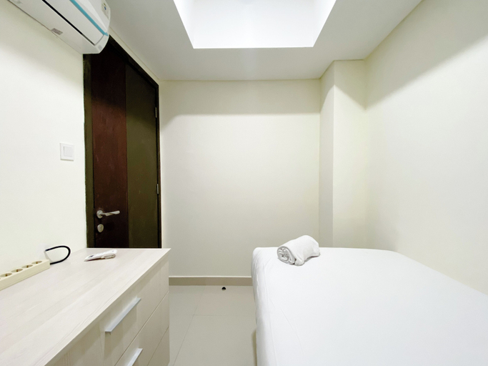 Bedroom 3, Well Furnished And Cozy 2Br Pollux Chadstone Apartment, Cikarang