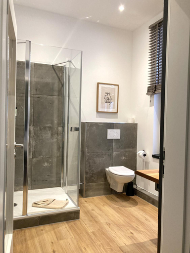 Bathroom 3, Agli Hotel, Aurich