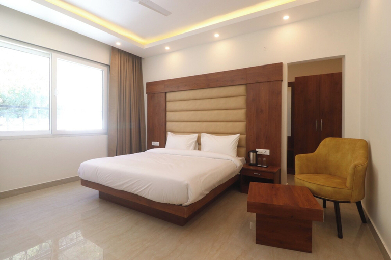 Bedroom 2, Hotel Mussoorie Heights, Dehradun