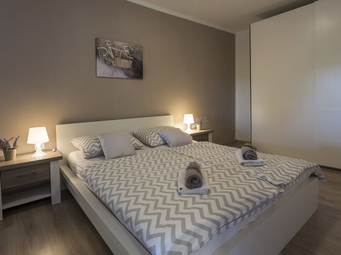 Bedroom 4, Villa in Kujici Near Beach With Pool, Barban