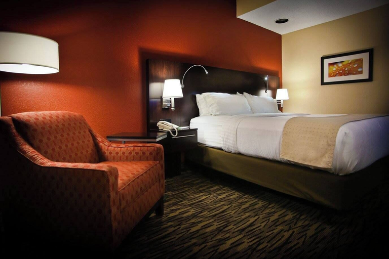 Bedroom 2, Pearl Street Hotel & Suites, La Crosse