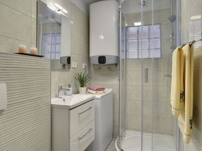 Bathroom 4, Detached House With Private Pool Near the Coast, Marčana