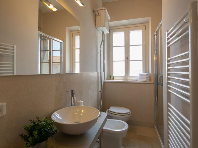 Bathroom 4, Plush Holiday Home in Cortona with Hot Tub, Arezzo