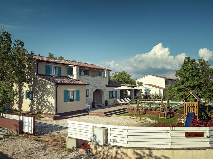 Exterior & Views 2, Luxurious Villa with Sauna & Hot Tub in Žminj, Žminj