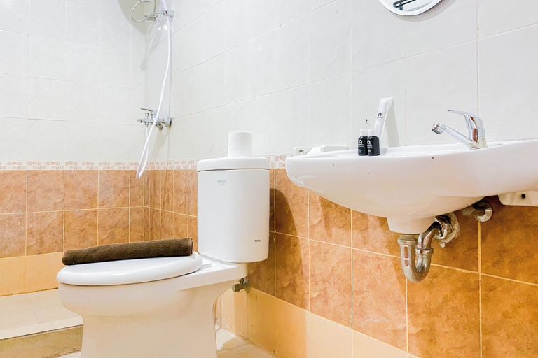 Bathroom 3, Comfort Studio (No Kitchen) Grand Palace Kemayoran Apartment (Free Ipl & Utilities), Jakarta Pusat