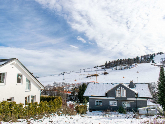 Exterior & Views 2, 2 Separate Wohnungen mit Balkon an der Skipiste, Waldeck-Frankenberg