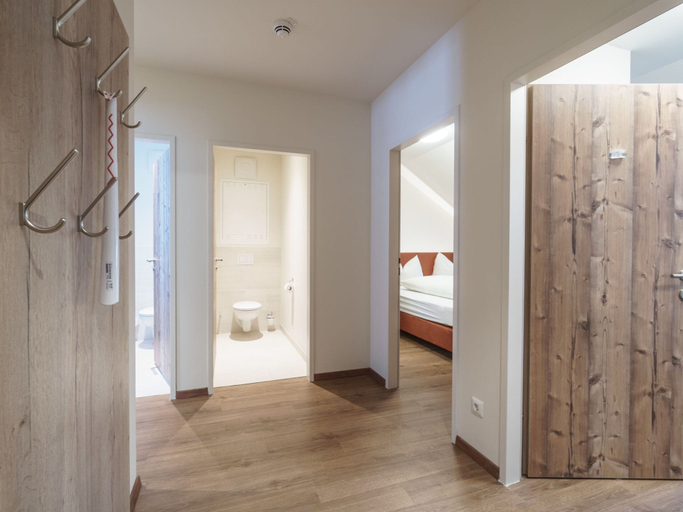 Others 4, Luxurious Apartment in Gosau Near Ski Area, Gmunden