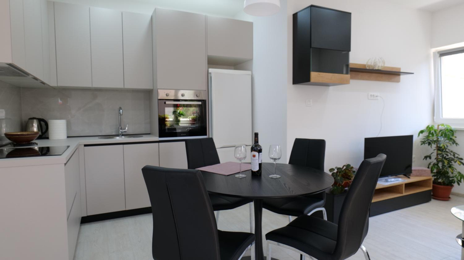 Others 4, Apartmani Miki, Split