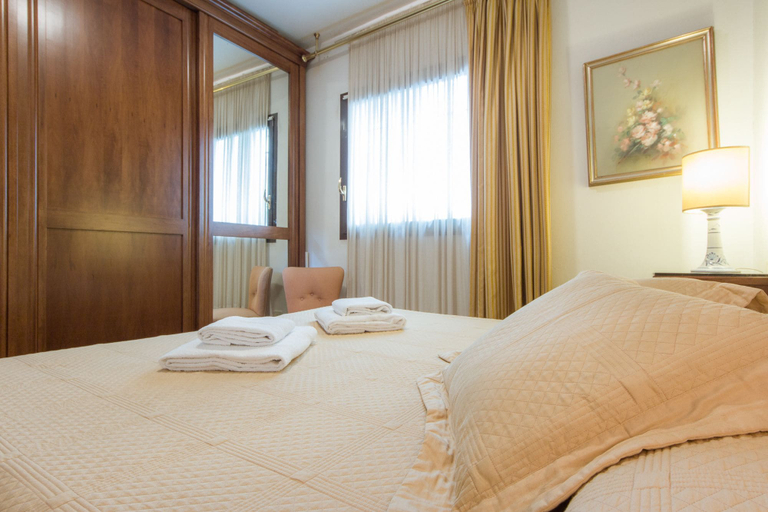 Room 2, River dream, Florence