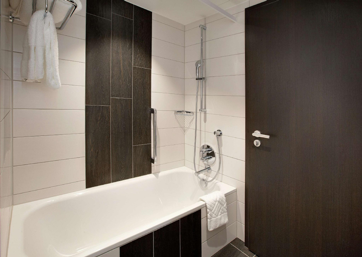 Bathroom 14