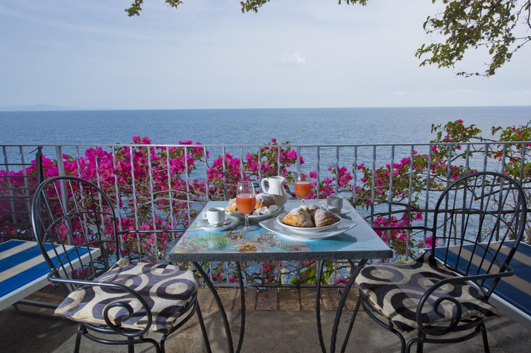Others 3, Bed and Breakfast Da Claudio, Salerno
