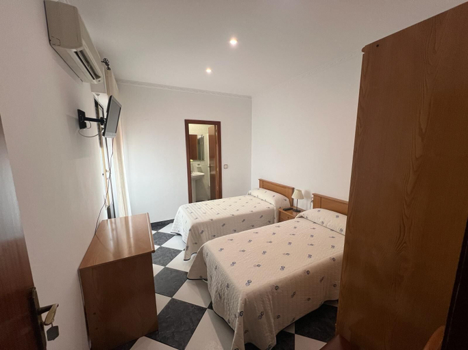 Bedroom 2, Hostal Los Amigos, Badajoz