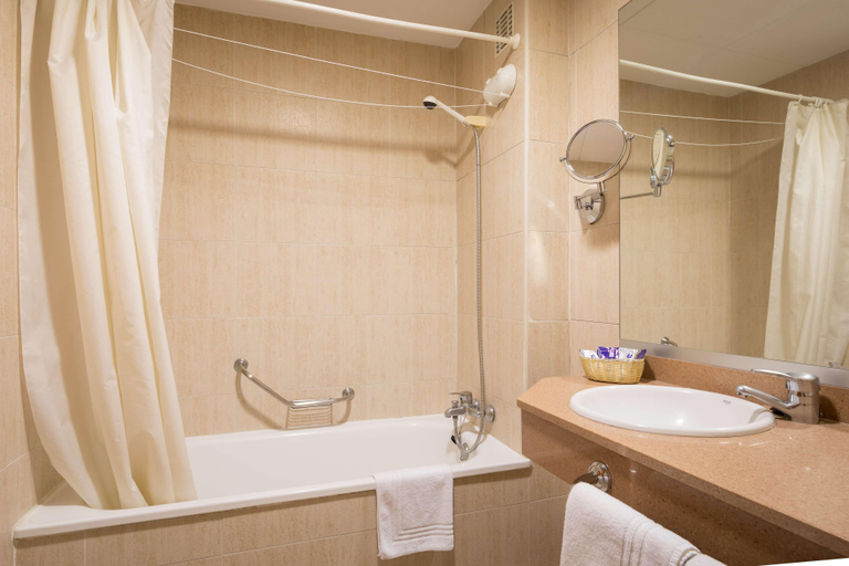 Bathroom 4, htop Royal Star, Girona