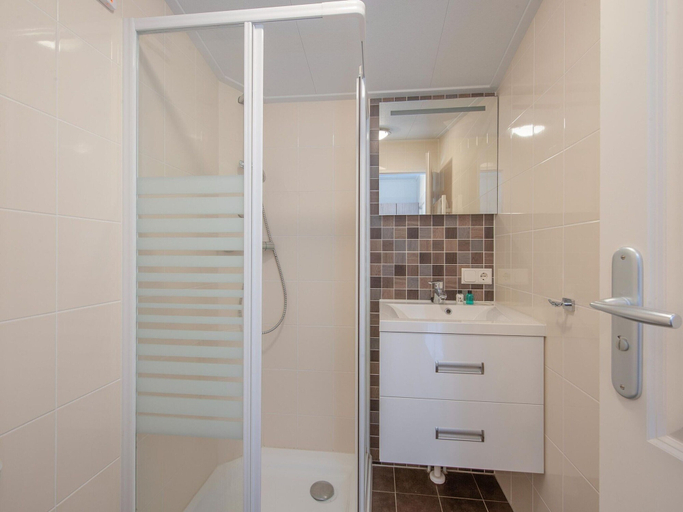 Bathroom, Sunny Giethoorn Cottage, Steenwijkerland