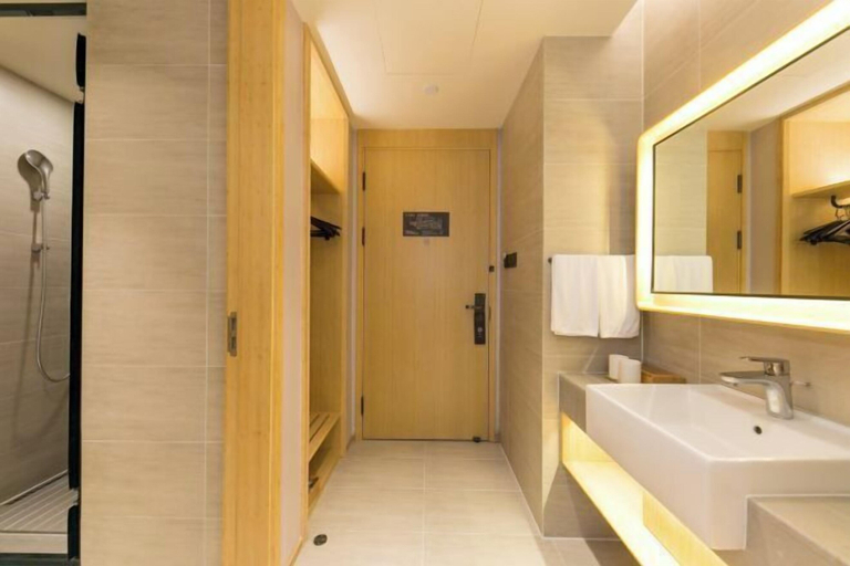Bathroom 5, JI Hotel (Jiaxing Zhongshan Road), Jiaxing