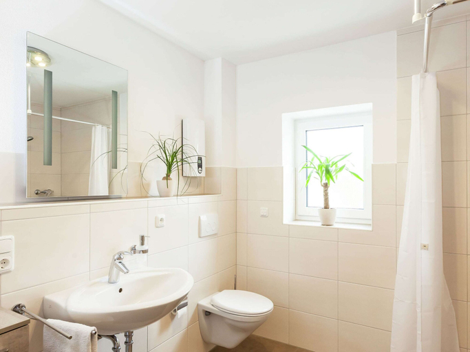 Bathroom, Holiday Home With Terrace Near Volcanic Lakes, Vulkaneifel