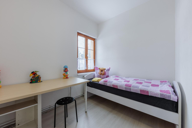 Others 5, Apartmanovy dum Bublajda, Sokolov