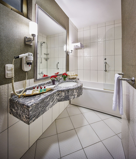 Bathroom 5, Gunes Hotel Merter, Zeytinburnu