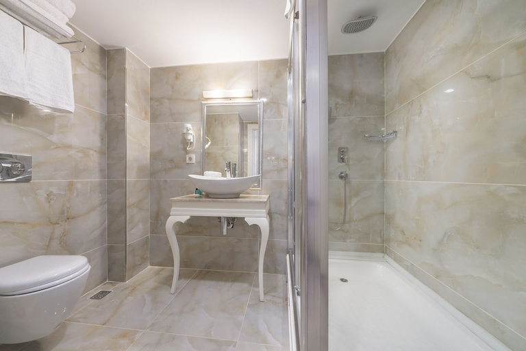 Bathroom 4, Kunlun Kensington Hotel İstanbul, Fatih
