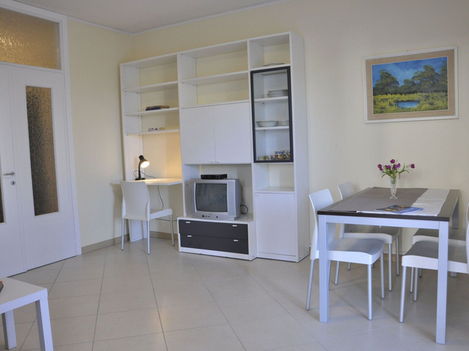 Others 5, Residence near Lake Garda, Verona