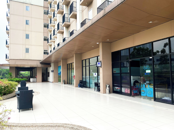 Exterior & Views, Good And Comfy Studio At Azalea Suites Apartment, Cikarang