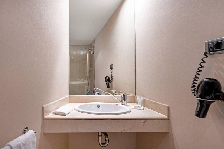 Bathroom 5, AC Gran Canaria, Las Palmas