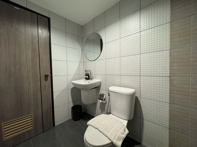 Bathroom 5