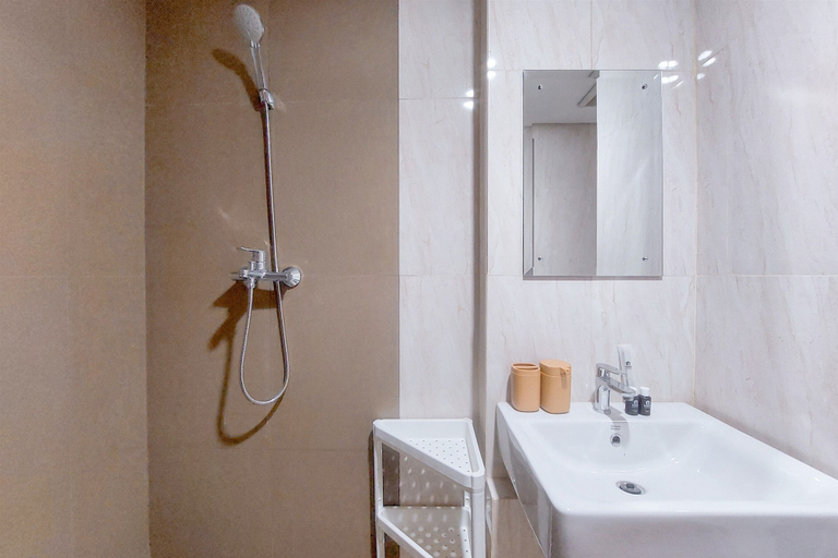 Bathroom 3, Good Studio And Comfortable 1Br At Tamansari Bintaro Mansion Apartment, Tangerang Selatan