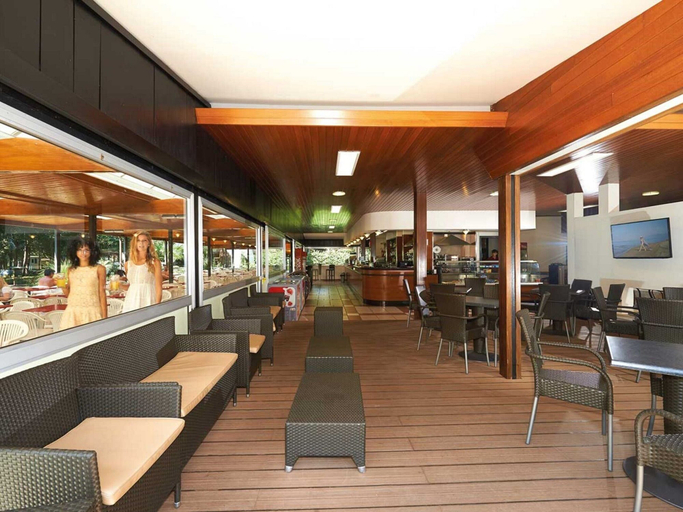 Food & Drinks 3, Modern Chalet in Pine Grove, Caserta