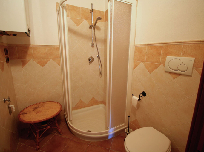 Bathroom 3, Charming Tuscan Farmhouse, Siena