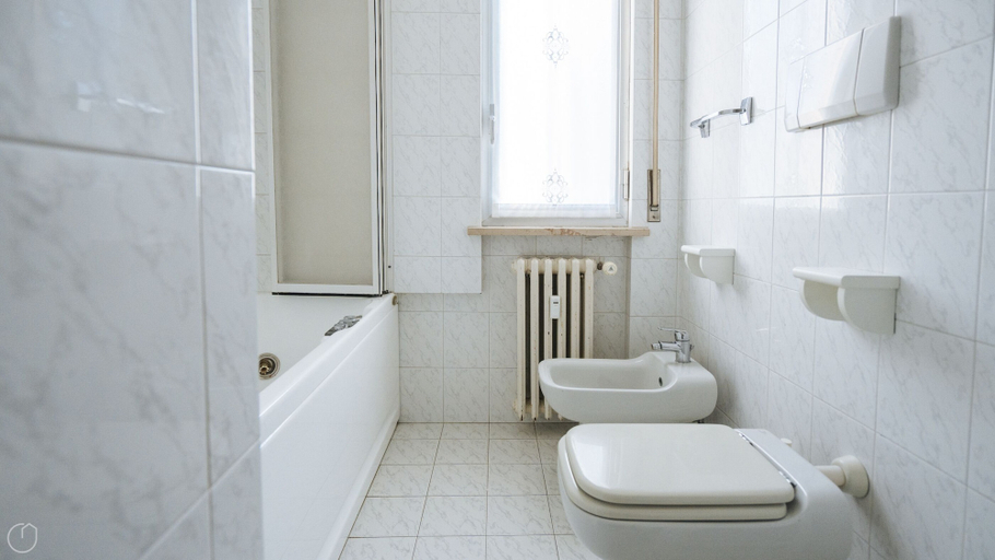 Bathroom 3, Marina Bike Family Home, Savona