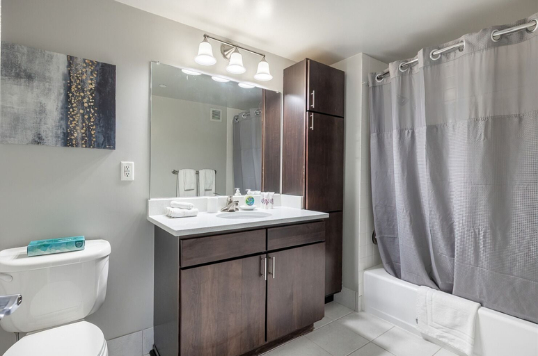 Bathroom, 15 Bank Street - BSC-207L, Westchester