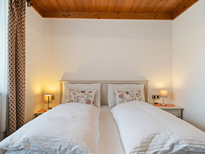 Bedroom 2, Chalet Bramberg near Ski Slopes, Zell am See
