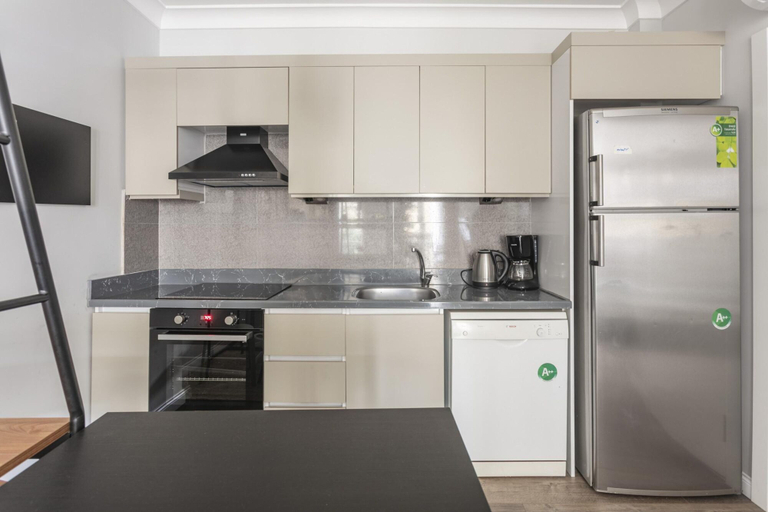 Room 5, Missafir Central and Refreshing Flat in Beyoglu, Beyoğlu