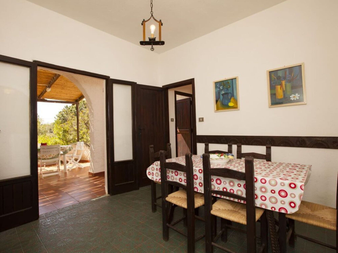 Dining 4, Villa Marianna Comfortable Holiday Residence, Cagliari