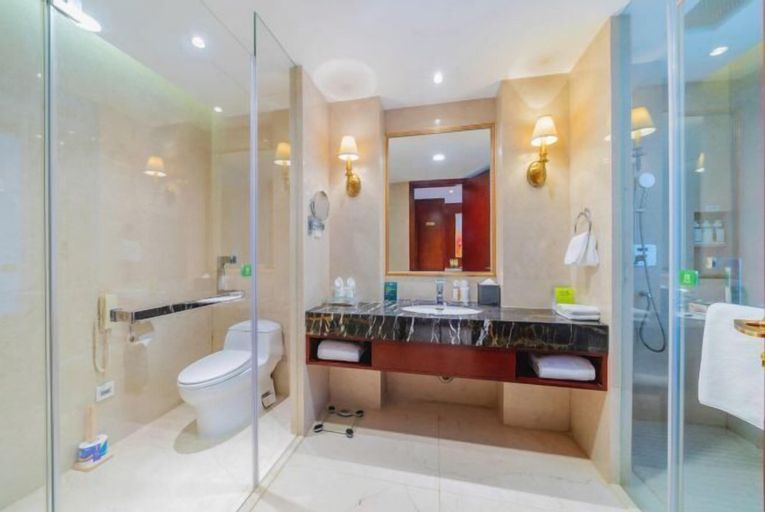 Bathroom 18