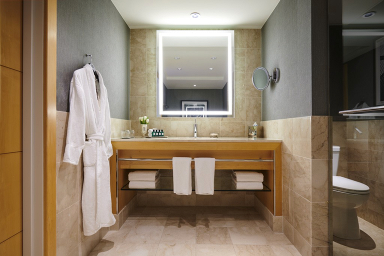 Bathroom 28