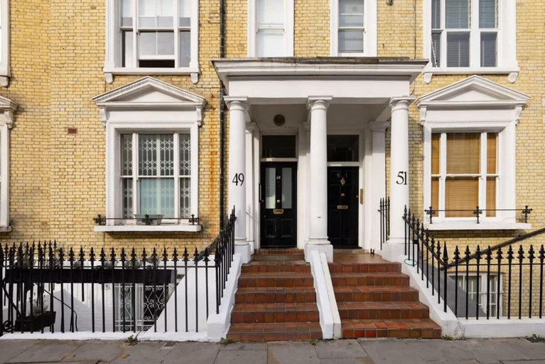 Exterior & Views 2, Chic Sunlit Earls Court Flat, London