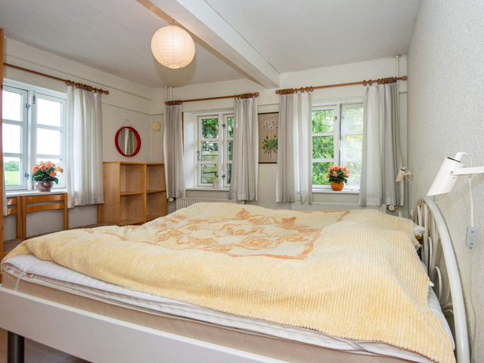 Bedroom 4, 5 Person Holiday Home in Hojer, Tønder