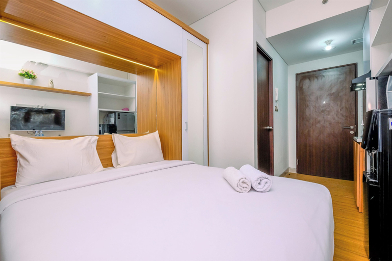 Bedroom 3, Comfort And Well Furnished Studio At Transpark Cibubur Apartment, Depok