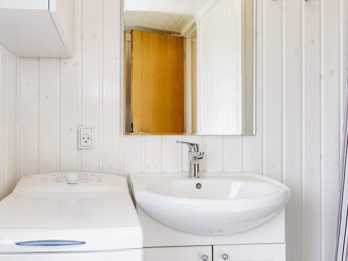 Bathroom 3, 6 Person Holiday Home in Lokken, Hjørring