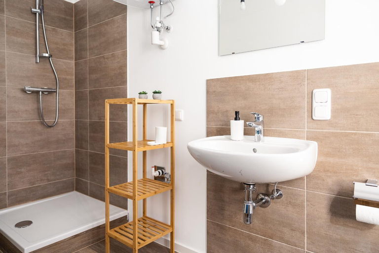 Bathroom 2, Apartments am Neuen Theater - Altstadt, Halle (Saale)