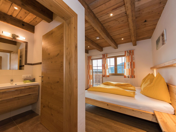 Bedroom 5, Apartment in Kaprun With Ski-in/ski-out Access, Zell am See
