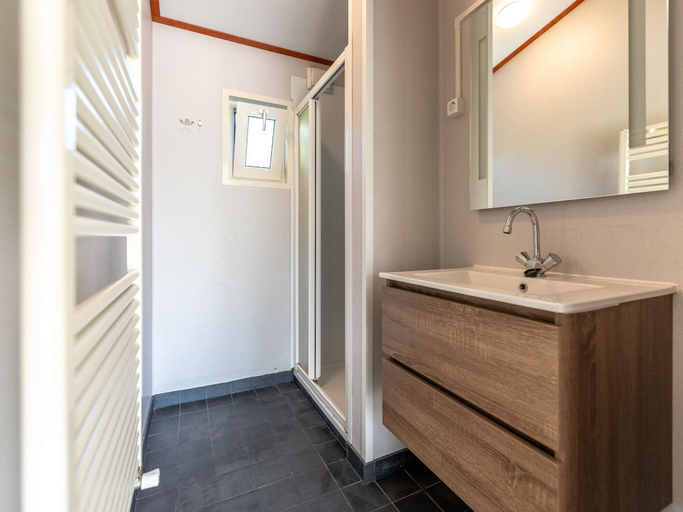 Bathroom, Family Chalet in Netherlands Holiday Park, Bergen