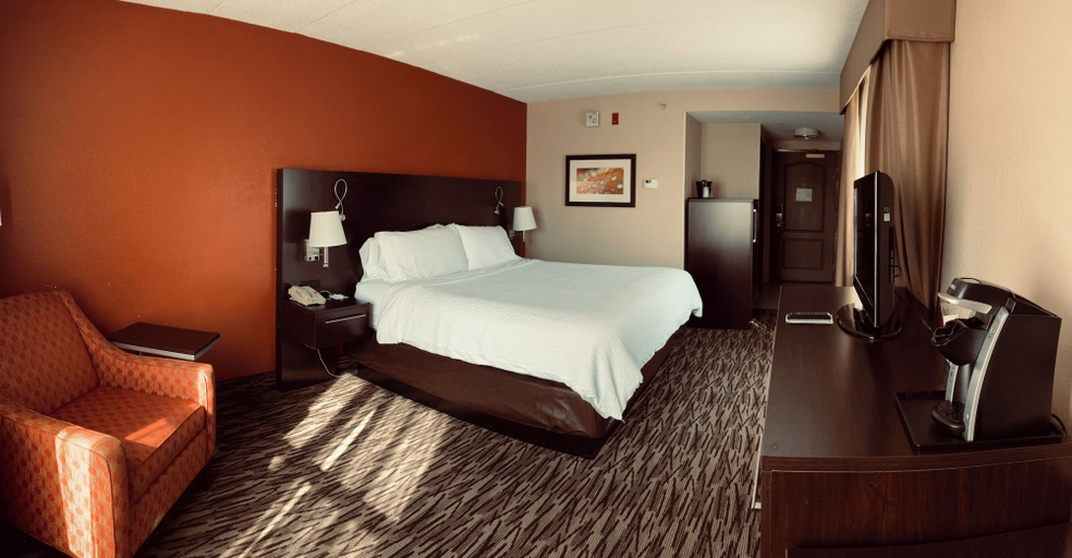 Bedroom 4, Pearl Street Hotel & Suites, La Crosse