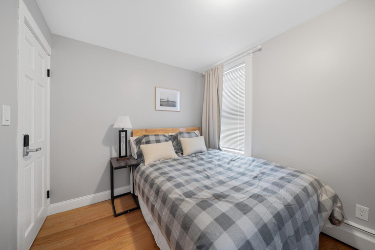Others 3, Easy Commute South Boston 4BR 1BH Apt, Boston