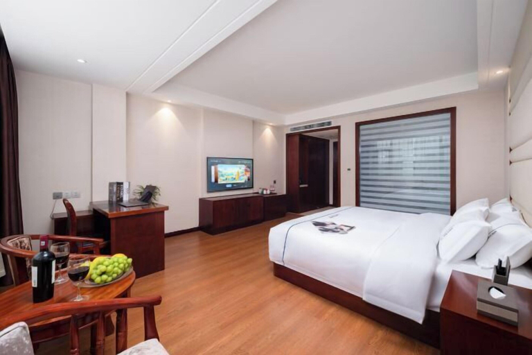Bedroom 2, Mengzi Yufeng Hotel, Honghe Hani and Yi
